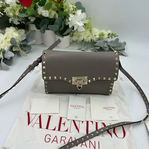 SOLD!!!! Women’s Valentino Garavani grey calf, skin leather shoulder bag - Picture 2 of 16